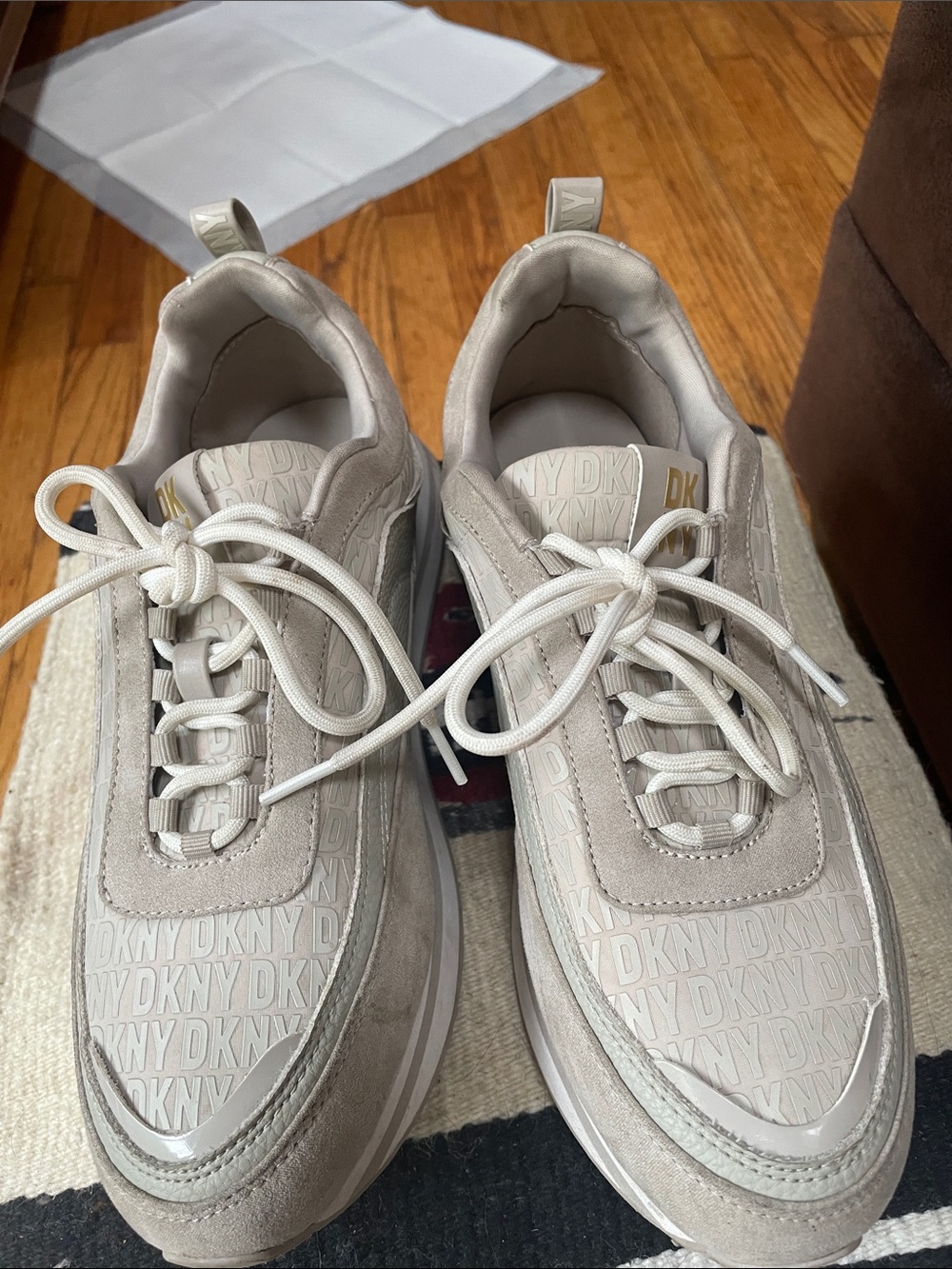 DKNY Men’s Beige Embossed Logo Lace-Up Sneakers
